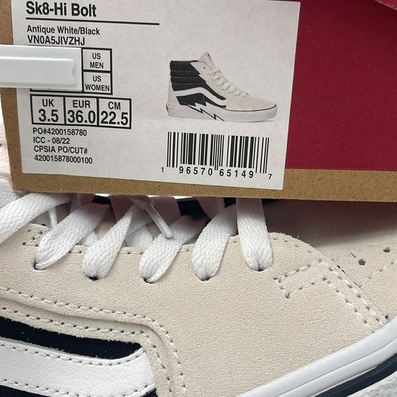 Vans WMNS High-Top Sneakers in Black White Sk8-Hi Bolt
Antique White/Black - Picture 16 of 16